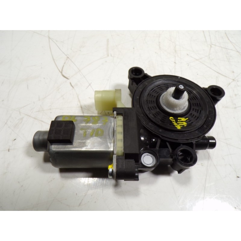 Recambio de motor elevalunas trasero derecho para kia ceed 1.0 tgdi cat referencia OEM IAM  83460J7000 