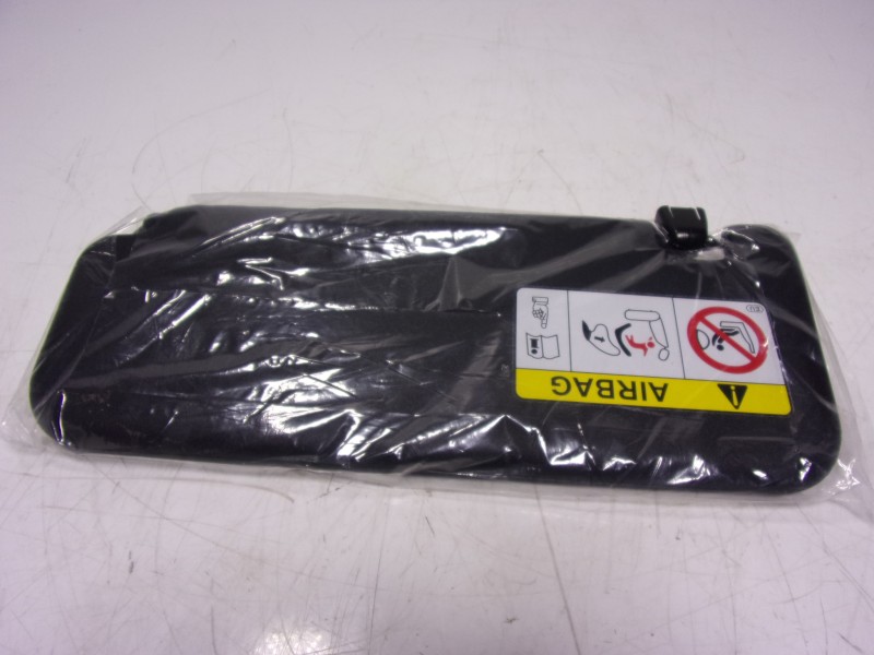 Recambio de parasol derecho para toyota hilux (3b/3c/3d) gr sport referencia OEM IAM 743100KJ00C1  