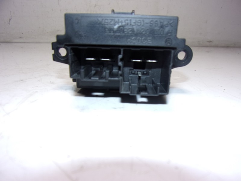 Recambio de resistencia calefaccion para ford mondeo turn. 2.0 tdci cat referencia OEM IAM 5441896 DG9H19E624AA 