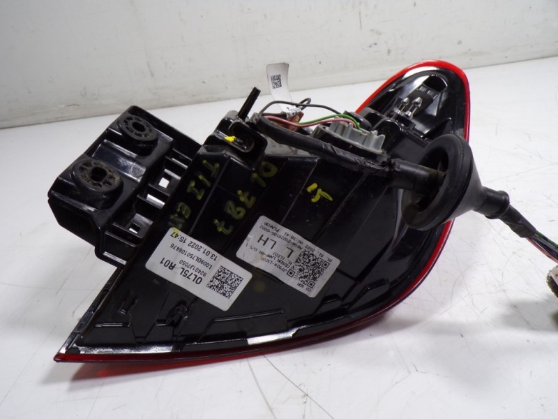 Recambio de piloto trasero izquierdo para kia ceed 1.0 tgdi cat referencia OEM IAM  J792413200 