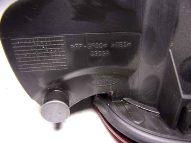 Recambio de tapa combustible para ford mondeo turn. 2.0 tdci cat referencia OEM IAM 5185602  1871874