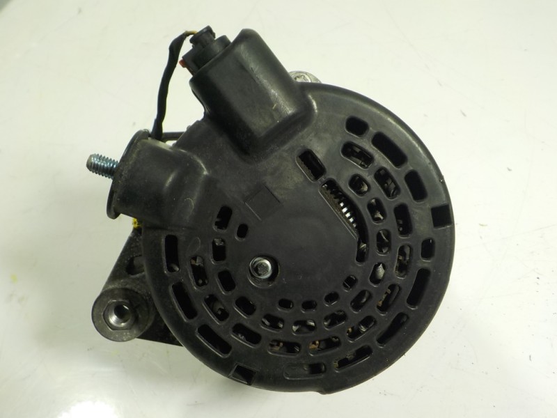 Recambio de alternador para hyundai i40 style referencia OEM IAM  373002A900 