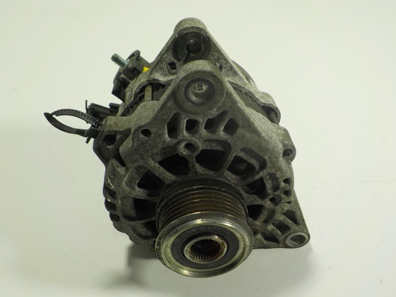 Recambio de alternador para hyundai i30 comfort referencia OEM IAM  373002A900 