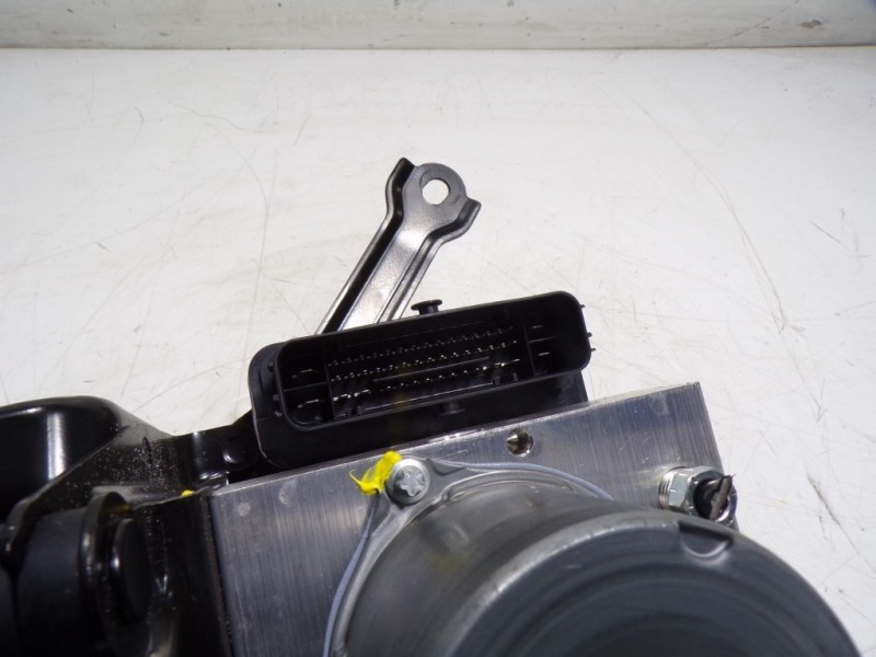 Recambio de abs para toyota yaris cross 1.5 vvti 16 v 55 kw referencia OEM IAM 440500DD00 0265297537 