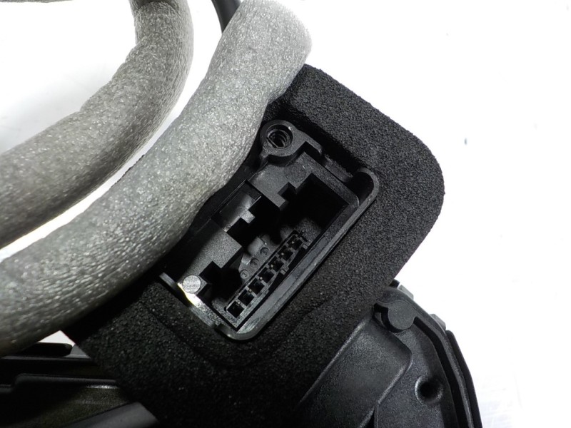 Recambio de cerradura puerta delantera derecha para seat leon sportstourer (kl8) style referencia OEM IAM 5TB837016E B6E5TB83701