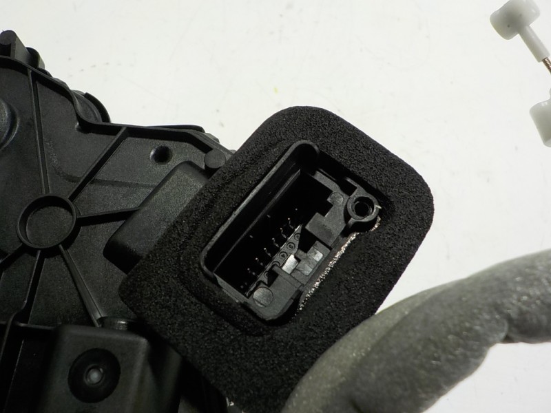 Recambio de cerradura puerta delantera izquierda para seat leon sportstourer (kl8) style referencia OEM IAM 5TB837015E B5E5TB837