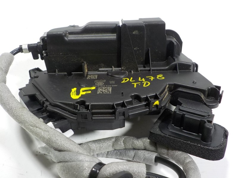 Recambio de cerradura puerta trasera derecha para seat leon sportstourer (kl8) style referencia OEM IAM  A6Q5TA839016Q 