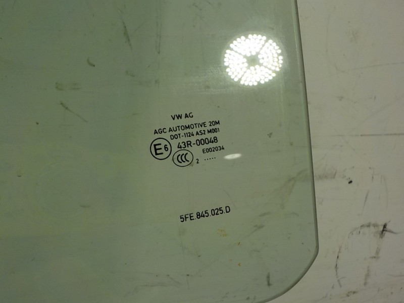 Recambio de cristal puerta trasero izquierdo para seat leon sportstourer (kl8) style referencia OEM IAM 5FE845025D  