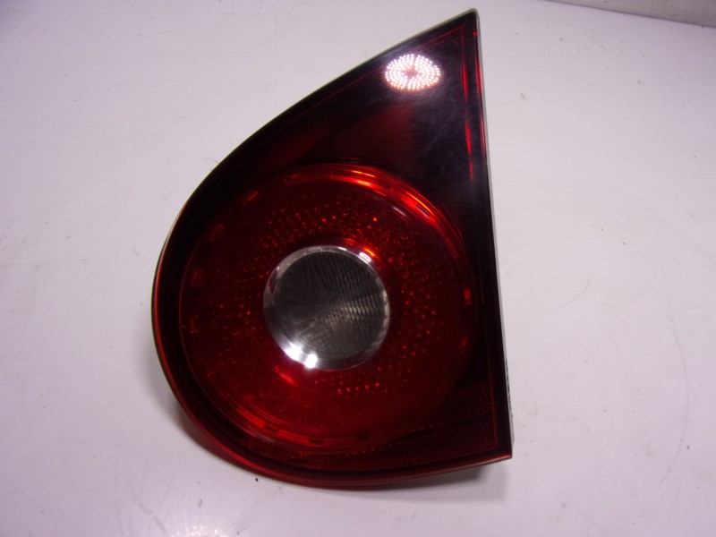 Recambio de piloto trasero derecho interior para volkswagen golf v berlina (1k1) r32 referencia OEM IAM 1K6954094K  