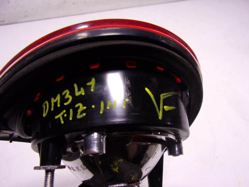 Recambio de piloto trasero izquierdo interior para volkswagen golf v berlina (1k1) r32 referencia OEM IAM 1K6945093K  