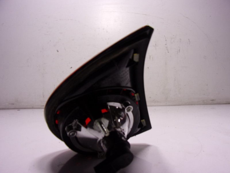 Recambio de piloto trasero izquierdo interior para volkswagen golf v berlina (1k1) r32 referencia OEM IAM 1K6945093K  