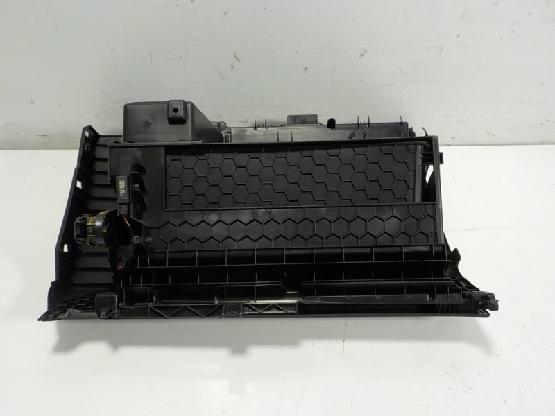 Recambio de guantera para seat leon sportstourer (kl8) style referencia OEM IAM 5FB857095J4PK 5FB857563A 