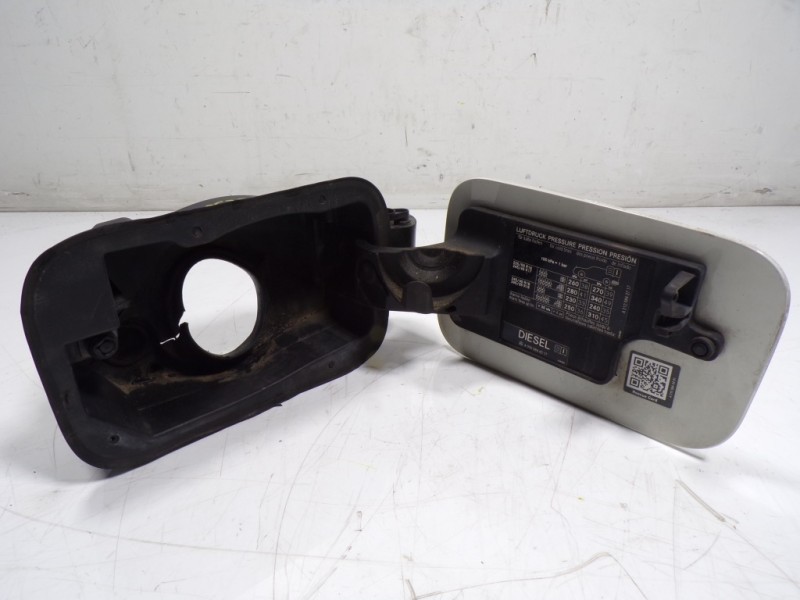 Recambio de tapa combustible para mercedes-benz clase e (w212) lim. 3.0 cdi cat referencia OEM IAM A2127570006  A2126300000