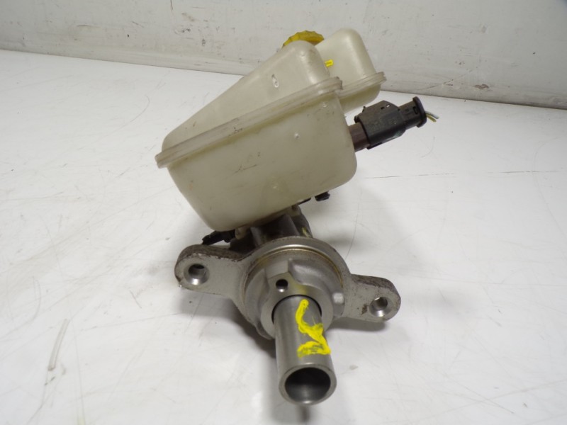 Recambio de bomba freno para peugeot 208 1.2 12v vti referencia OEM IAM 4601X0 0204054032 