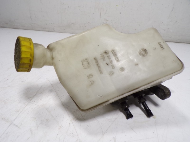 Recambio de bomba freno para peugeot 208 1.2 12v vti referencia OEM IAM 4601X0 0204054032 