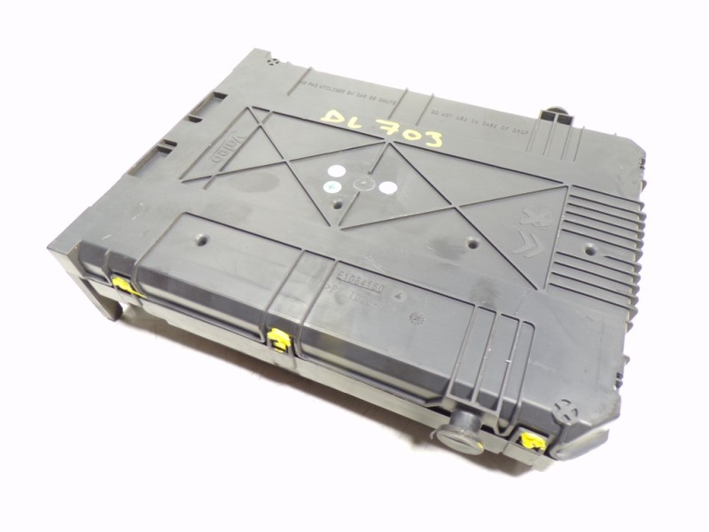 Recambio de caja reles / fusibles para peugeot 208 1.2 12v vti referencia OEM IAM 1608326080 9678355880 