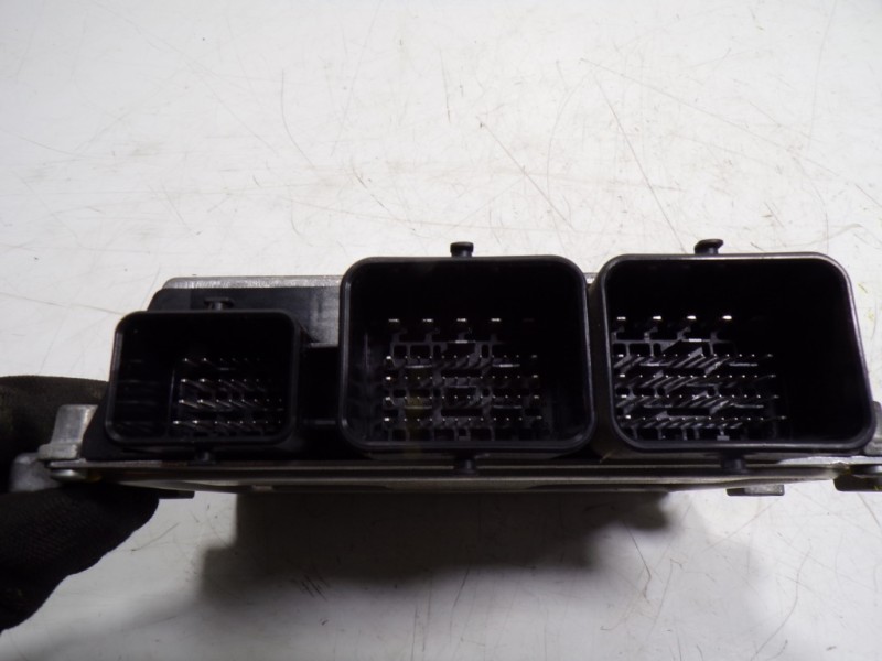 Recambio de centralita motor uce para peugeot 208 1.2 12v vti referencia OEM IAM 1612859880 9805321980 