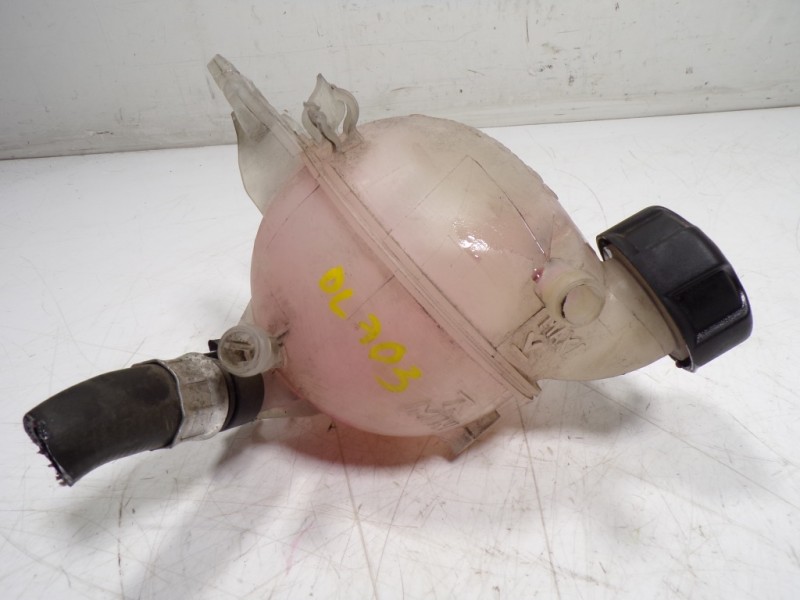 Recambio de deposito expansion para peugeot 208 1.2 12v vti referencia OEM IAM 9800777280 9652621280 