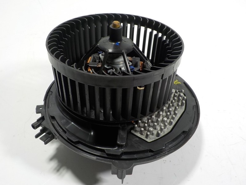 Recambio de motor calefaccion para seat leon sportstourer (kl8) style referencia OEM IAM 5WB819015A 5Q1819021H 5WA907521