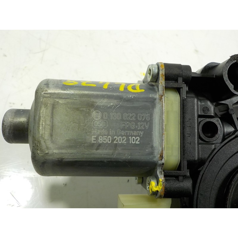 Recambio de motor elevalunas delantero derecho para seat leon sportstourer (kl8) style referencia OEM IAM 5Q0959802C 5Q0959802C 