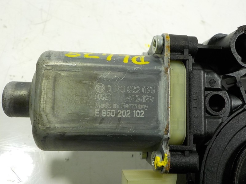 Recambio de motor elevalunas delantero derecho para seat leon sportstourer (kl8) style referencia OEM IAM 5Q0959802C 5Q0959802C 