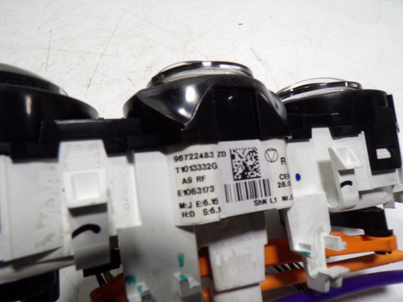 Recambio de mando calefaccion / aire acondicionado para peugeot 208 1.2 12v vti referencia OEM IAM 9672248680 96722483ZD 