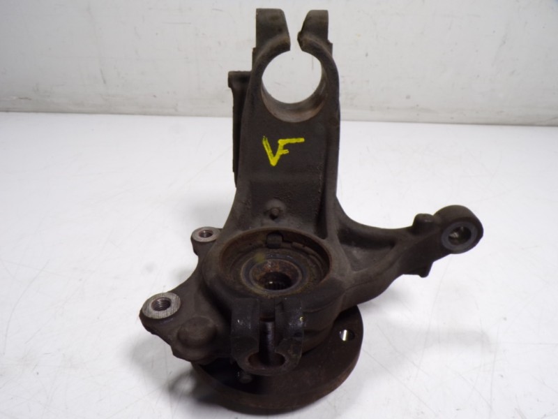 Recambio de mangueta delantera derecha para peugeot 208 1.2 12v vti referencia OEM IAM 1607557580  