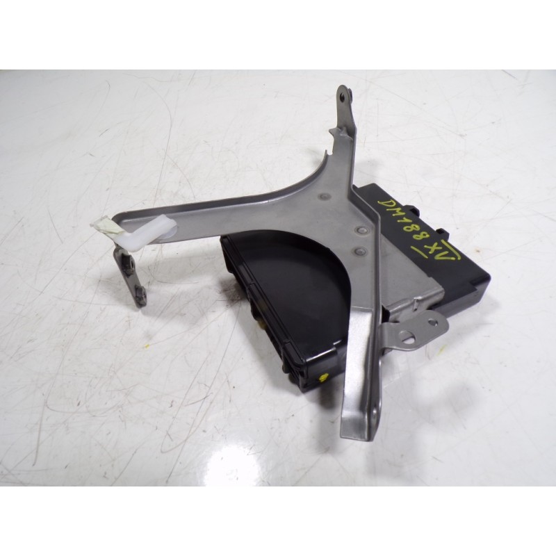 Recambio de modulo electronico para toyota yaris cross 1.5 vvti 16 v 55 kw referencia OEM IAM  899810D210 