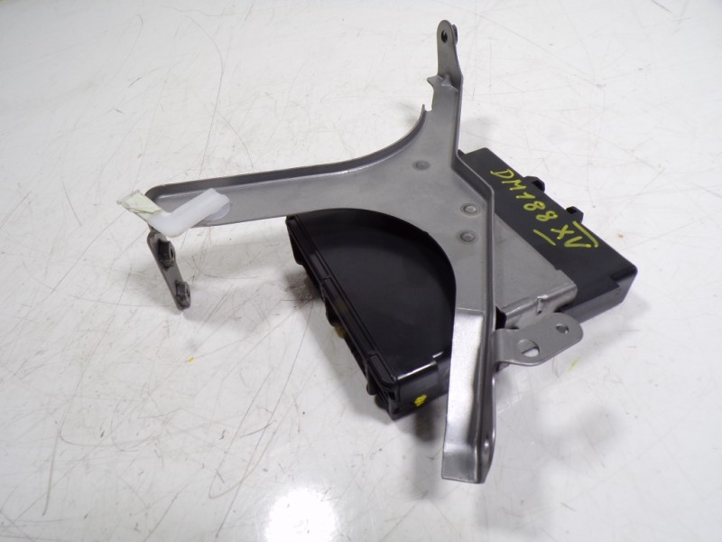 Recambio de modulo electronico para toyota yaris cross 1.5 vvti 16 v 55 kw referencia OEM IAM  899810D210 