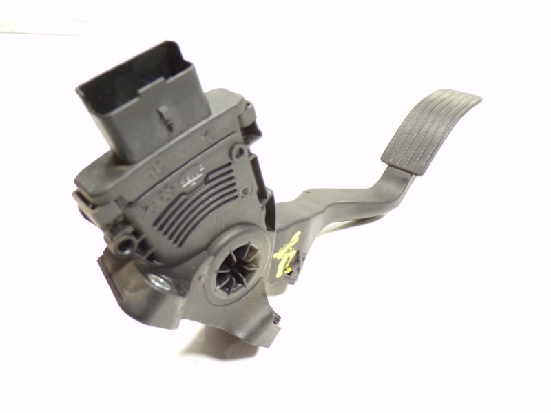 Recambio de potenciometro pedal para peugeot 208 1.2 12v vti referencia OEM IAM 1601CW 9671433780 
