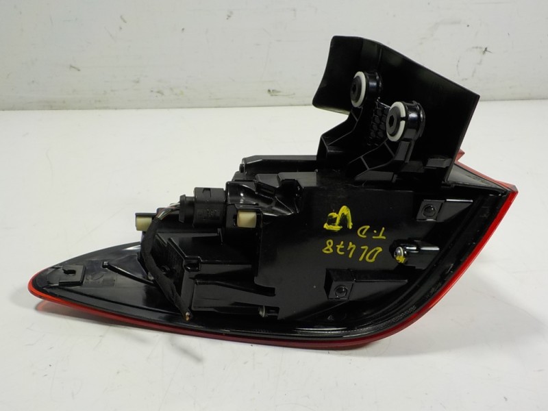 Recambio de piloto trasero derecho para seat leon sportstourer (kl8) style referencia OEM IAM 5FA945208G 5FA945208G 