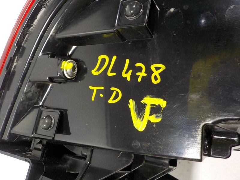 Recambio de piloto trasero derecho para seat leon sportstourer (kl8) style referencia OEM IAM 5FA945208G 5FA945208G 