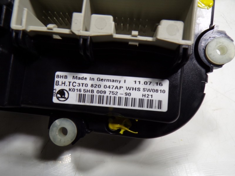 Recambio de mando calefaccion / aire acondicionado para skoda yeti 1.2 tsi referencia OEM IAM 3T0820047APWHS 3T0820047AP 