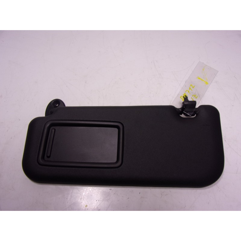Recambio de parasol izquierdo para toyota yaris cross 1.5 vvti 16 v 55 kw referencia OEM IAM 74320K0090C0  