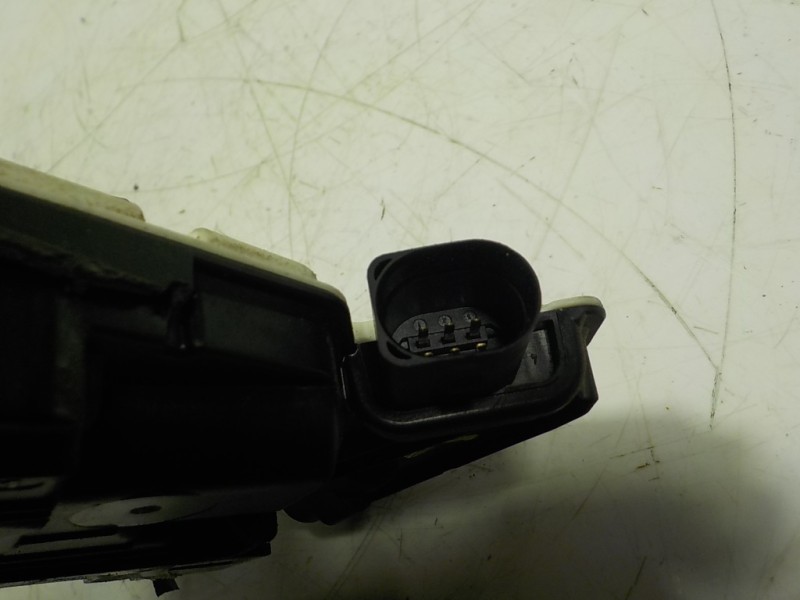 Recambio de cerradura puerta delantera derecha para volkswagen tiguan (5n1) 2.0 tdi referencia OEM IAM  5N1837016A 