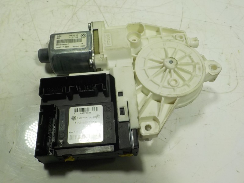 Recambio de motor elevalunas delantero derecho para volkswagen tiguan (5n1) 2.0 tdi referencia OEM IAM  5N0959702C 