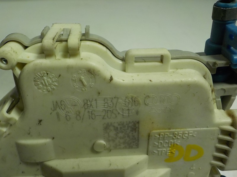 Recambio de cerradura puerta delantera derecha para audi a3 (8v) 2.0 16v tdi referencia OEM IAM  8X1837016C 