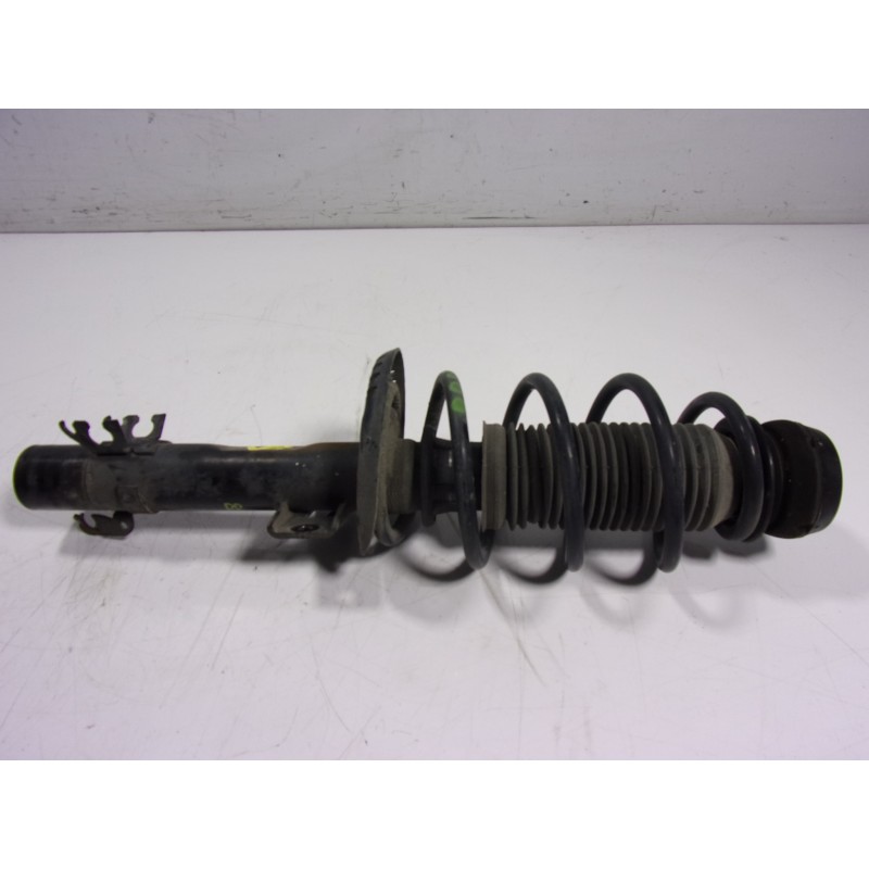 Recambio de amortiguador delantero derecho para volkswagen polo (6c1) 1.2 tsi referencia OEM IAM 6C0413031AH 6R0811841A 