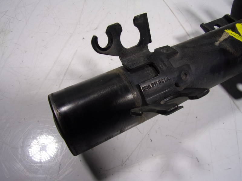 Recambio de amortiguador delantero derecho para volkswagen polo (6c1) 1.2 tsi referencia OEM IAM 6C0413031AH 6R0811841A 