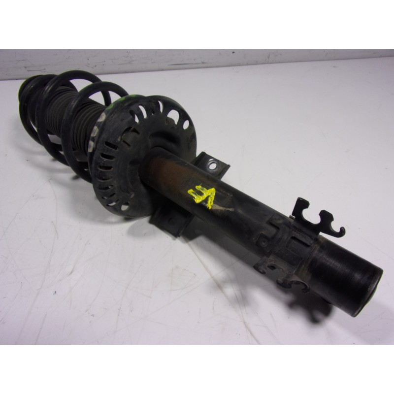 Recambio de amortiguador delantero derecho para volkswagen polo (6c1) 1.2 tsi referencia OEM IAM 6C0413031AH 6R0811841A 