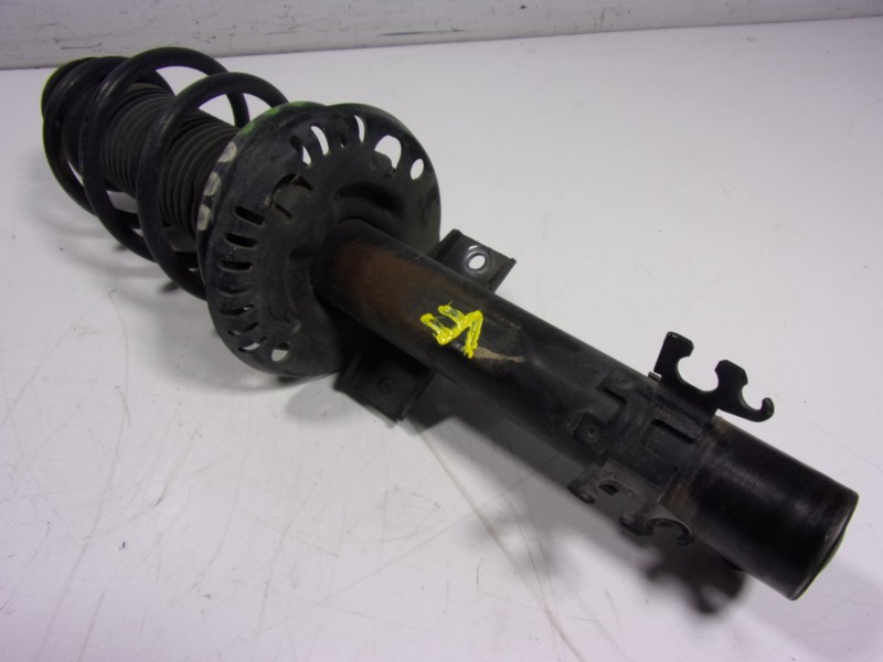 Recambio de amortiguador delantero derecho para volkswagen polo (6c1) 1.2 tsi referencia OEM IAM 6C0413031AH 6R0811841A 