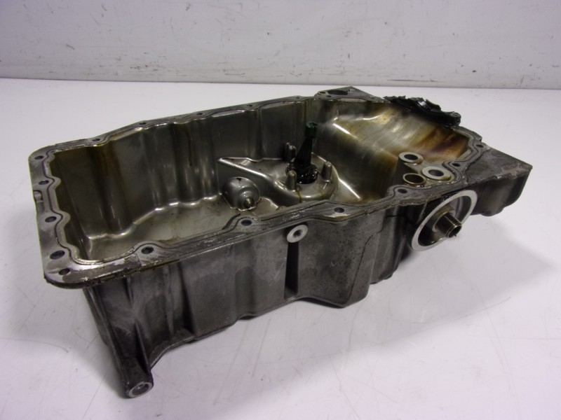 Recambio de carter para volkswagen polo (6c1) 1.2 tsi referencia OEM IAM 04E103601AF 04E103603G 