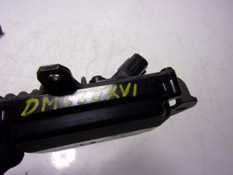 Recambio de modulo electronico para toyota hilux (3b/3c/3d) gr sport referencia OEM IAM 8821033120 8821033120 