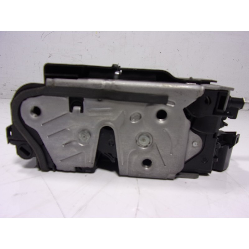 Recambio de cerradura puerta delantera derecha para seat leon (kl1) 2.0 tdi referencia OEM IAM  5TB837016E 