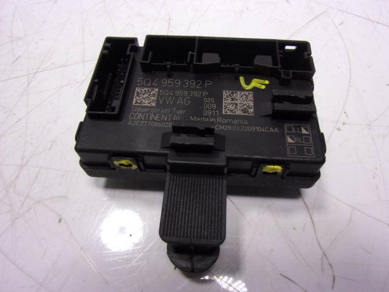 Recambio de centralita cierre para seat leon (kl1) 2.0 tdi referencia OEM IAM  5Q4959392P 