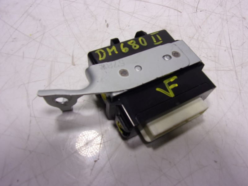 Recambio de modulo electronico para toyota hilux (3b/3c/3d) gr sport referencia OEM IAM 8996071100 8996071100 