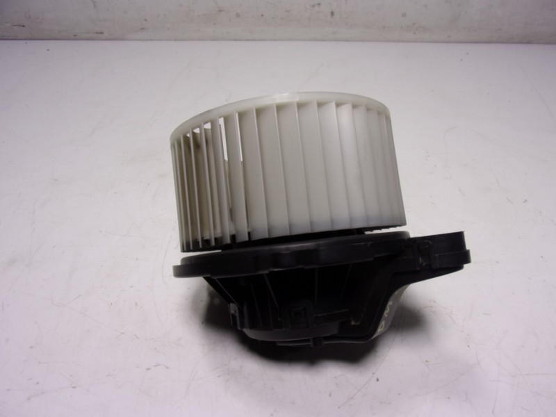 Recambio de motor calefaccion para hyundai ix35 1.7 crdi cat referencia OEM IAM 971132Y000 F00S3B2441 