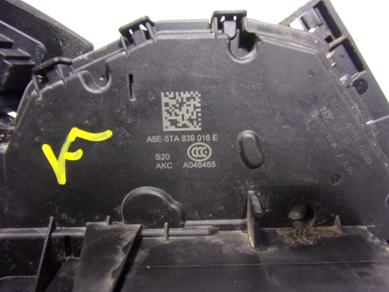 Recambio de cerradura puerta trasera derecha para seat ibiza (kj1) 1.0 tsi referencia OEM IAM  5TA839016E 