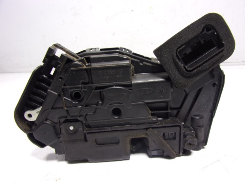 Recambio de cerradura puerta trasera derecha para seat ibiza (kj1) 1.0 tsi referencia OEM IAM  5TA839016E 