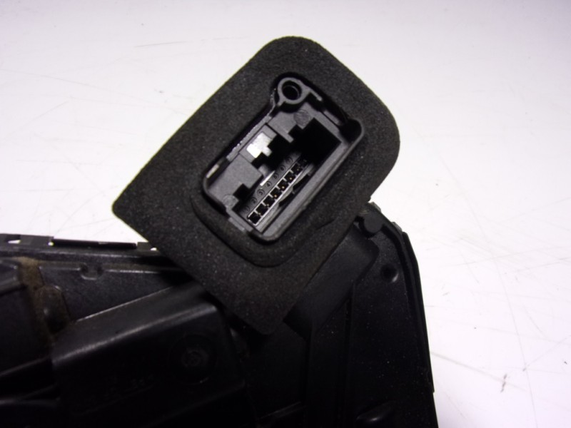 Recambio de cerradura puerta trasera derecha para seat ibiza (kj1) 1.0 tsi referencia OEM IAM  5TA839016E 